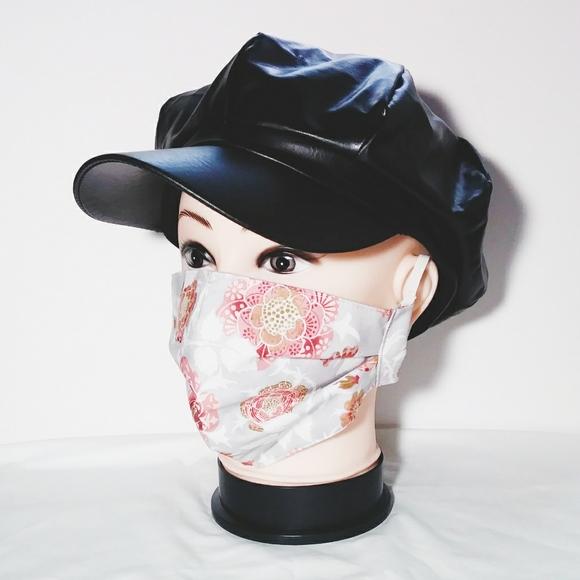 Chrysanthemum Face Mask - Picture 7 of 8